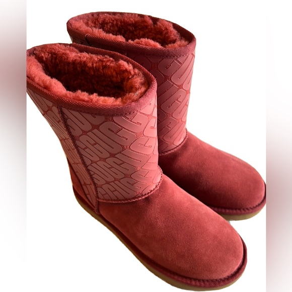 UGG WOMAN’S CLASSIC SHORT II UGG LOGO REDWOOD SIZE 6 BOOTS 1129450 AUTHENTIC NEW - Picture 2 of 11